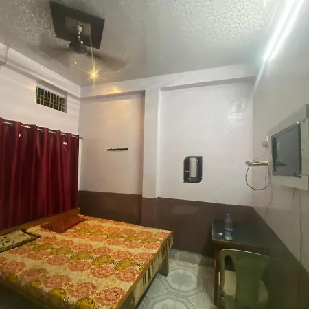 Yatri Niwas Home Stay Varanasi Exterior photo